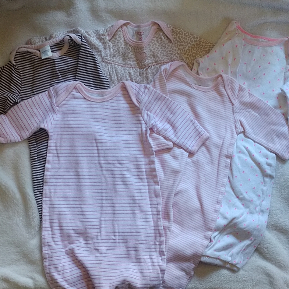 5 infant nightgowns